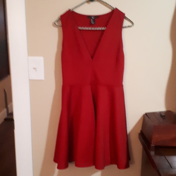 XXI size leg deep red dress